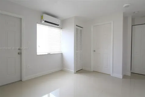 7281 SW 9th Street Miami FL 33144