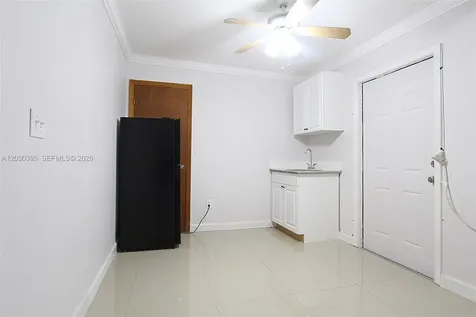 7281 SW 9th Street Miami FL 33144