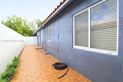 7281 SW 9th Street Miami FL 33144