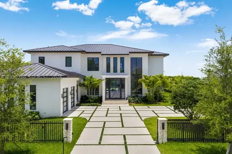 6641 SW 85th Street Miami FL 33143
