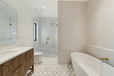 6641 SW 85th Street Miami FL 33143