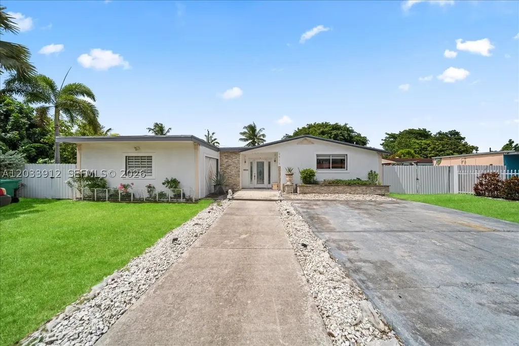 9915 Santos Drive Cutler Bay FL 33189