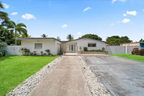9915 Santos Drive Cutler Bay FL 33189