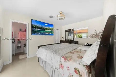 9915 Santos Drive Cutler Bay FL 33189