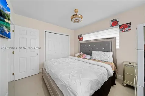 9915 Santos Drive Cutler Bay FL 33189