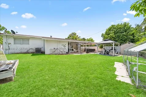 9915 Santos Drive Cutler Bay FL 33189