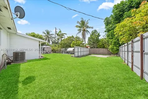 9915 Santos Drive Cutler Bay FL 33189