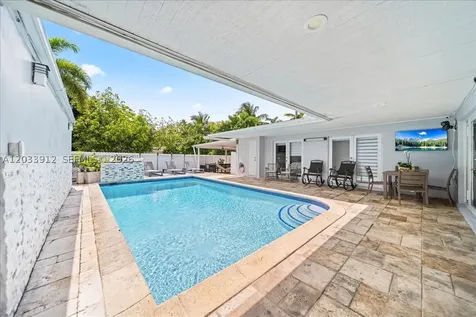 9915 Santos Drive Cutler Bay FL 33189