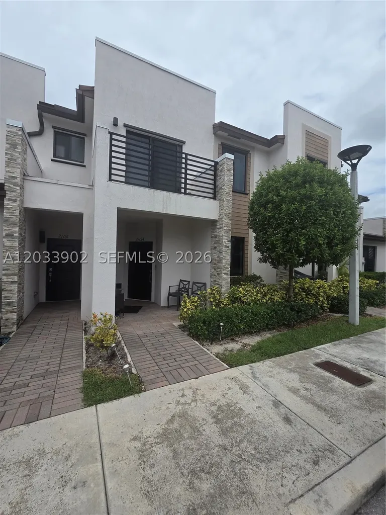 21124 NE 8th Avenue Miami FL 33179