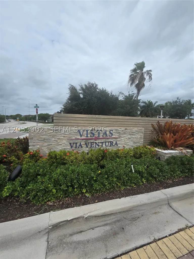 21124 NE 8th Avenue Miami FL 33179