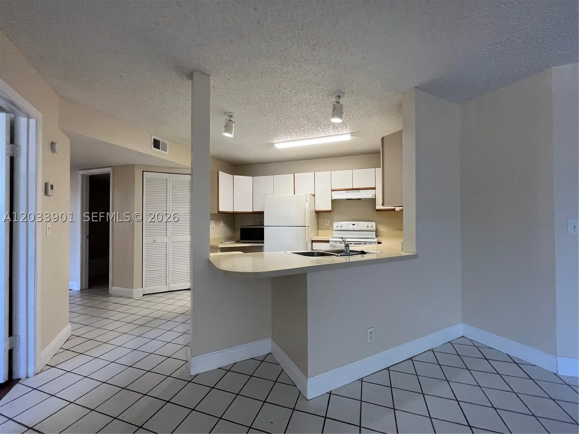 4015 W Mcnab Road Pompano Beach FL 33069