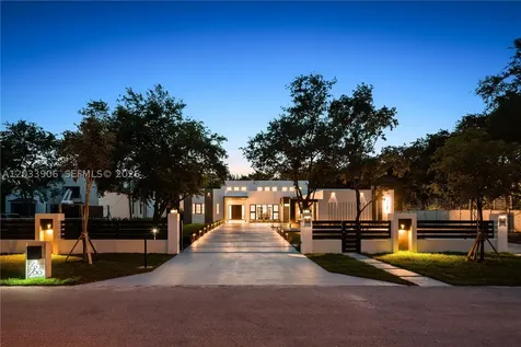 6200 SW 83 Avenue Miami FL 33143