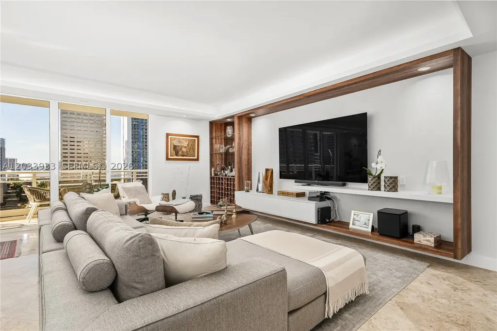 901 Brickell Key Bl Miami FL 33131