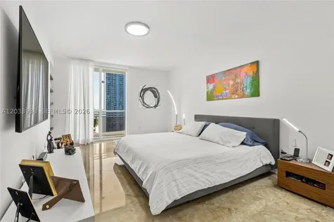 901 Brickell Key Bl Miami FL 33131