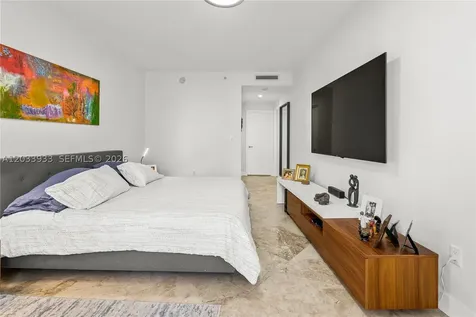 901 Brickell Key Bl Miami FL 33131