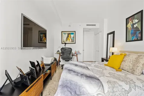 901 Brickell Key Bl Miami FL 33131