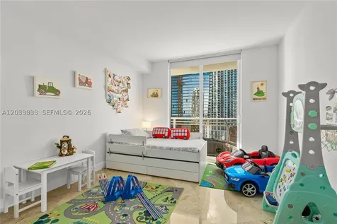 901 Brickell Key Bl Miami FL 33131