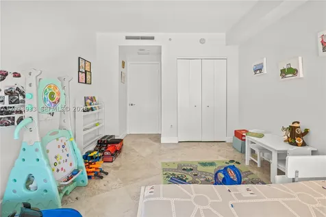 901 Brickell Key Bl Miami FL 33131