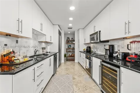 901 Brickell Key Bl Miami FL 33131