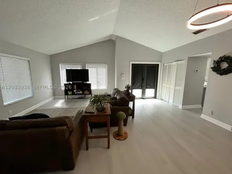 3931 SW 84th Terrace Davie FL 33328