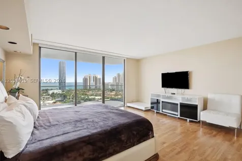 19707 Turnberry Way Aventura FL 33180