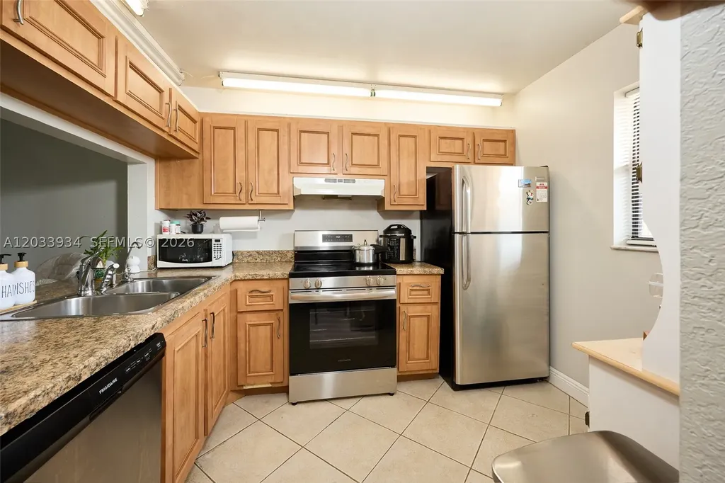 940 NW 104th Avenue Pembroke Pines FL 33026