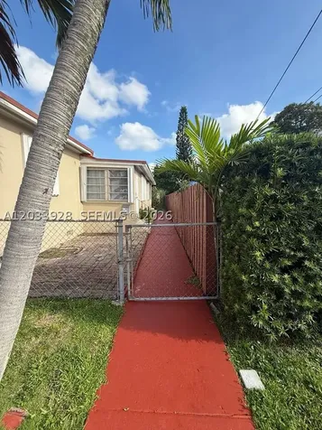 1140 SW 9th Street Miami FL 33130