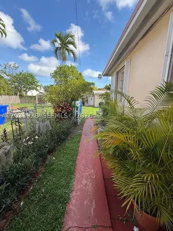 1140 SW 9th Street Miami FL 33130