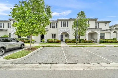 1791 SE 27th Terrace Homestead FL 33035