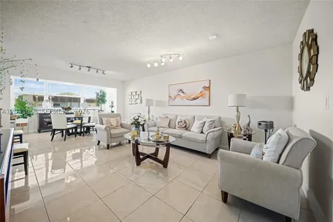 8951 Sunrise Lakes Boulevard Sunrise FL 33322