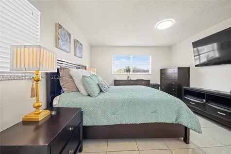 8951 Sunrise Lakes Boulevard Sunrise FL 33322