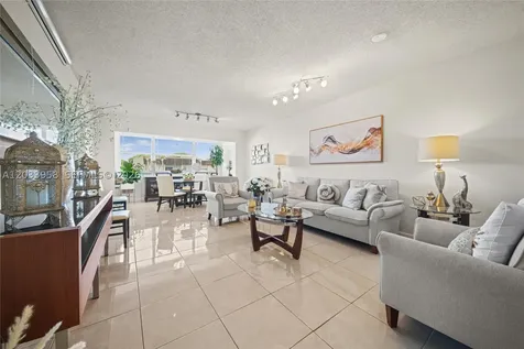 8951 Sunrise Lakes Boulevard Sunrise FL 33322