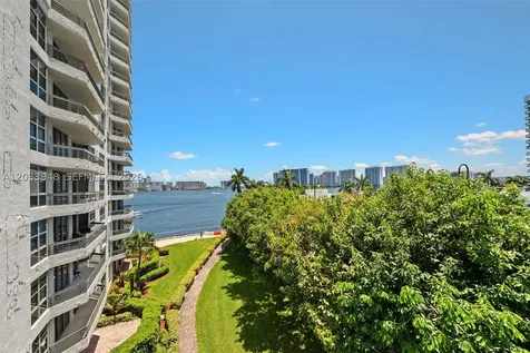 19101 NE 36th Court Aventura FL 33180