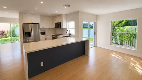 320 SW 99th Avenue Pembroke Pines FL 33025