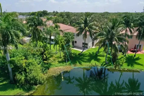 320 SW 99th Avenue Pembroke Pines FL 33025