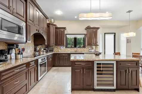 18825 N Bay Road Sunny Isles Beach FL 33160