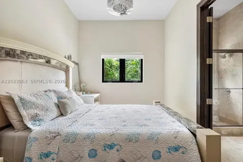 18825 N Bay Road Sunny Isles Beach FL 33160