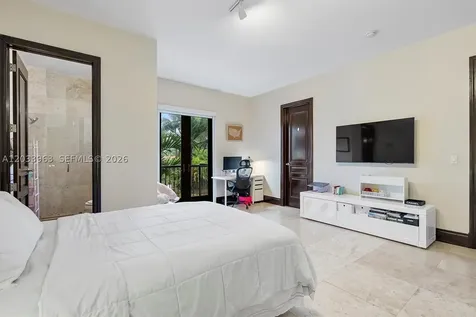 18825 N Bay Road Sunny Isles Beach FL 33160