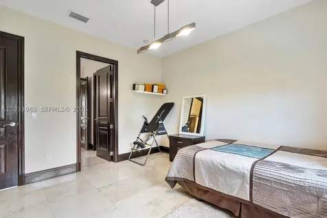 18825 N Bay Road Sunny Isles Beach FL 33160