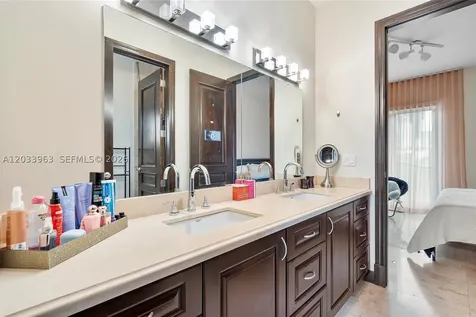 18825 N Bay Road Sunny Isles Beach FL 33160