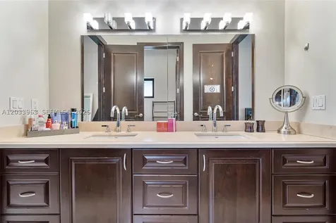 18825 N Bay Road Sunny Isles Beach FL 33160