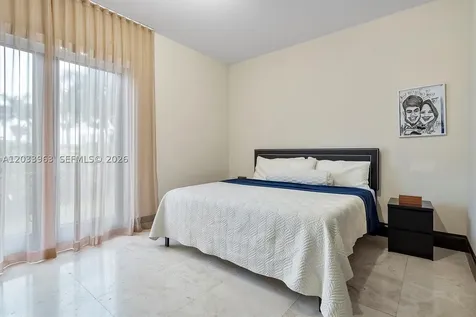 18825 N Bay Road Sunny Isles Beach FL 33160
