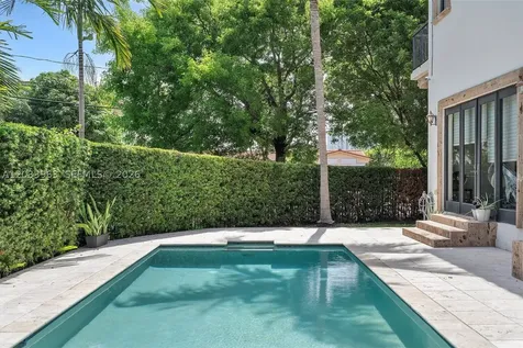 18825 N Bay Road Sunny Isles Beach FL 33160