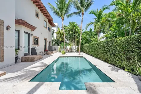 18825 N Bay Road Sunny Isles Beach FL 33160