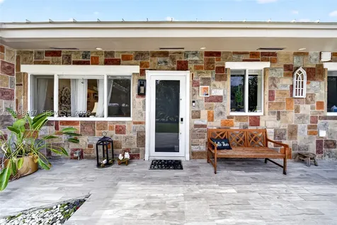 8250 SW 118th Terrace Miami FL 33156