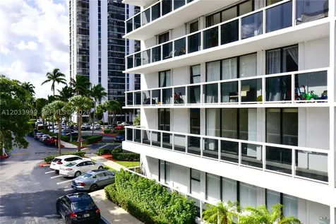 20505 E Country Club Drive Aventura FL 33180