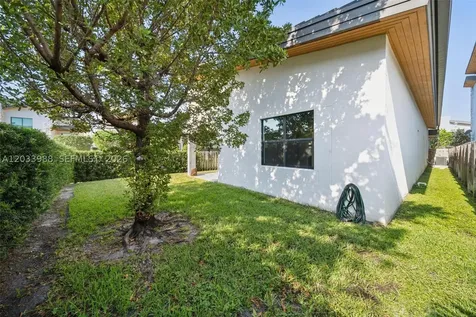 7635 NW 103rd Place Doral FL 33178
