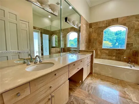 2694 Oakmont Weston FL 33332
