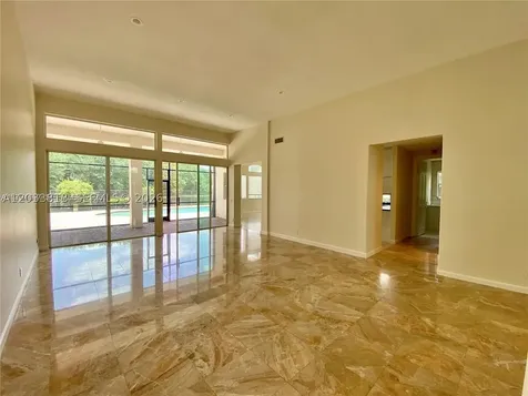 2694 Oakmont Weston FL 33332
