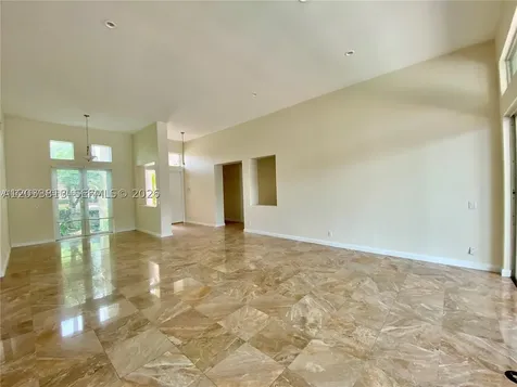 2694 Oakmont Weston FL 33332